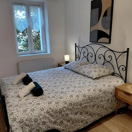 Avec Lit Queensize *